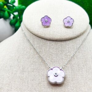 NWOT Stainless steel lavender clover necklace and earring set 18”